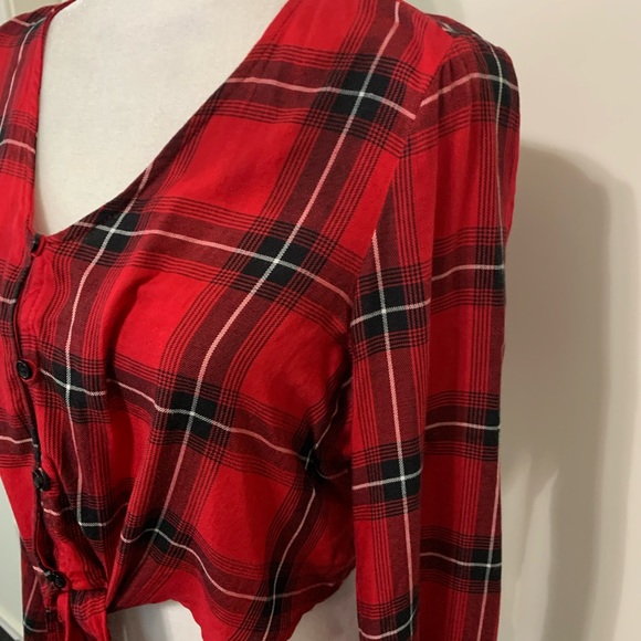 NWT Cute Plaid Tie Front Top - Picture 5 of 10